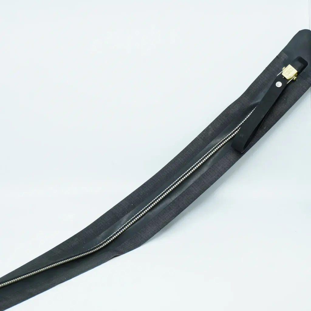 Metal zipper