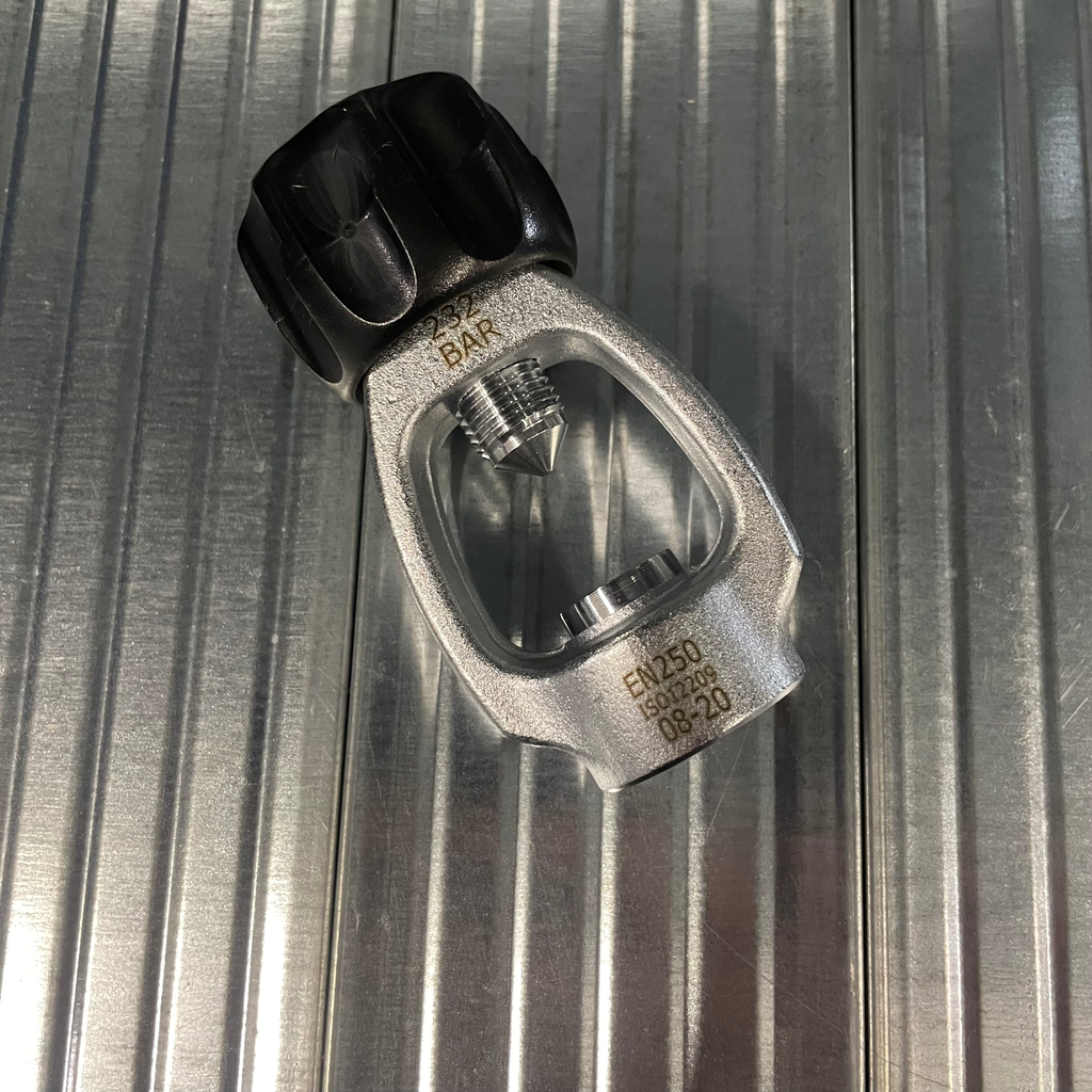 Yoke adaptor DIN-yoke