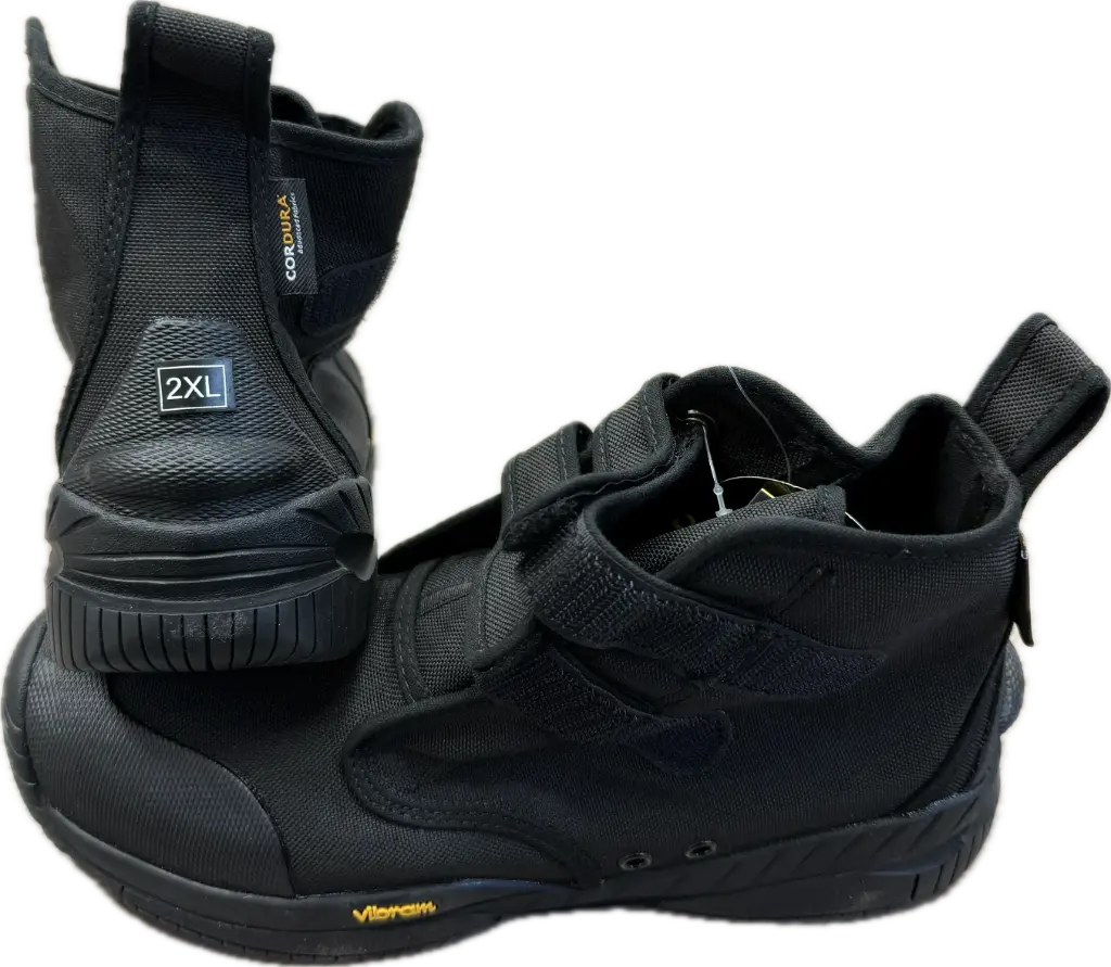 DOCK Rock Boots